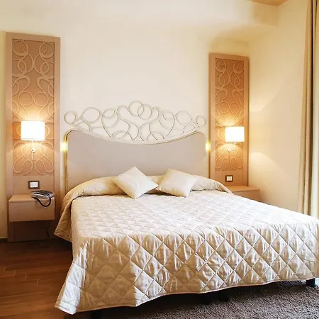 מלון Duchessa Della Sila