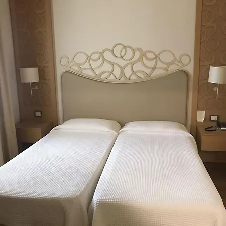 Duchessa Della Sila מלון סן ג'ובאני אין פיורה